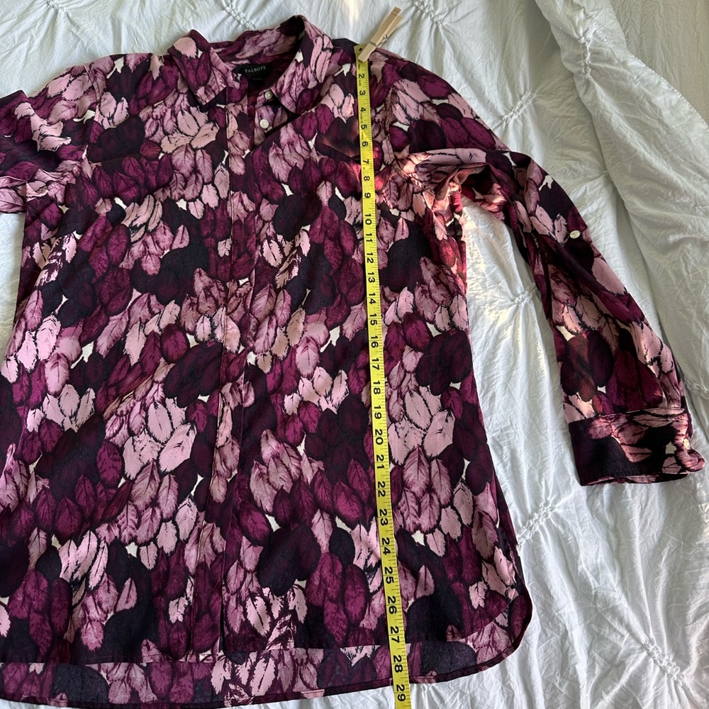 🚺 Talbots purple leaf patterned top - Picture 8 of 9